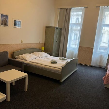 Welcome Hostel & Apartments Praguecentre Exteriör bild
