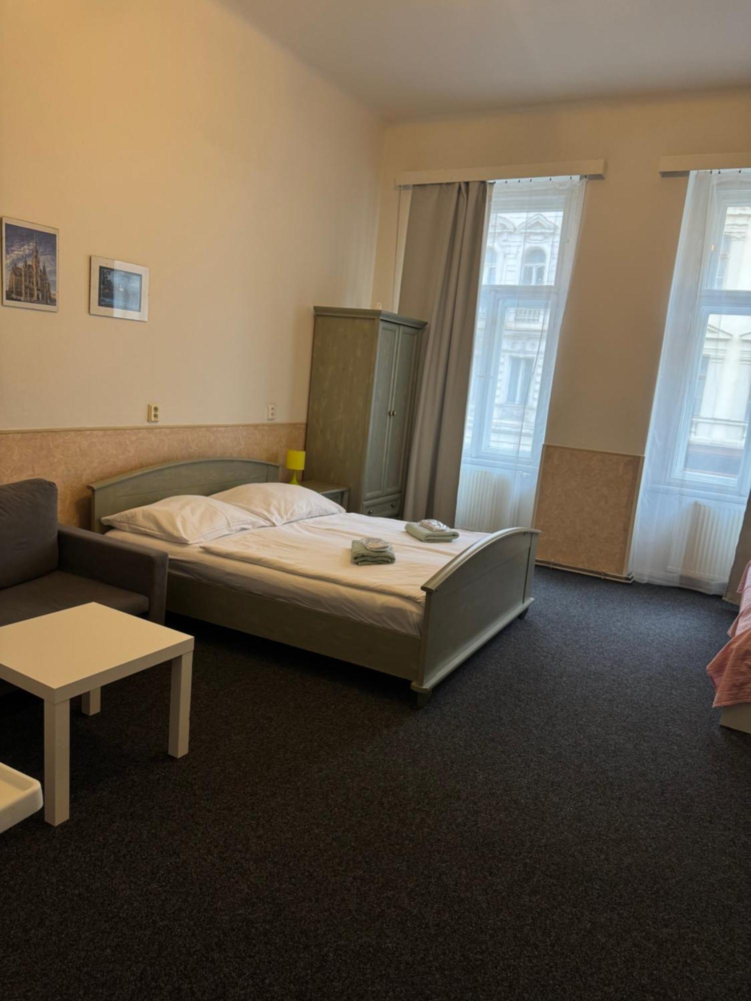 Welcome Hostel & Apartments Praguecentre Exteriör bild